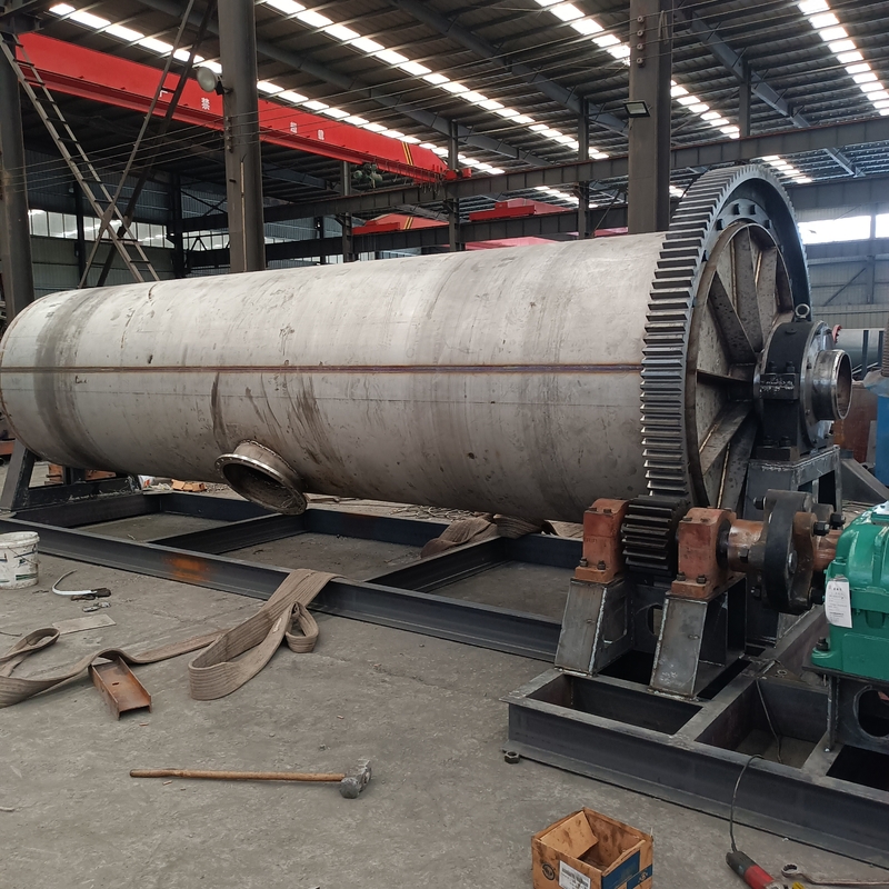 Edelstahl 310S Batch-Schleifkugelmühle 1-30 t/h mit Stahlrahmen